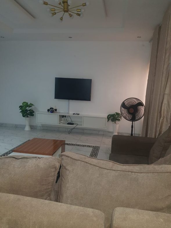 Furnished 3 bedroom semi detached duplex to let