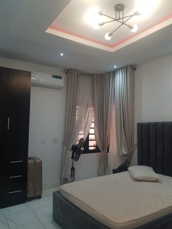 Furnished 3 bedroom semi detached duplex to let