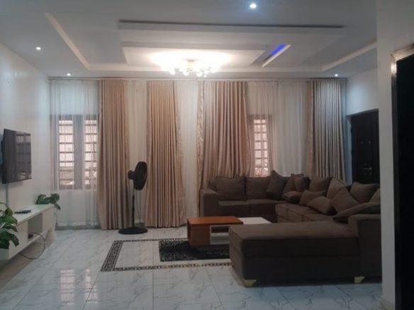 Furnished 3 bedroom semi detached duplex to let