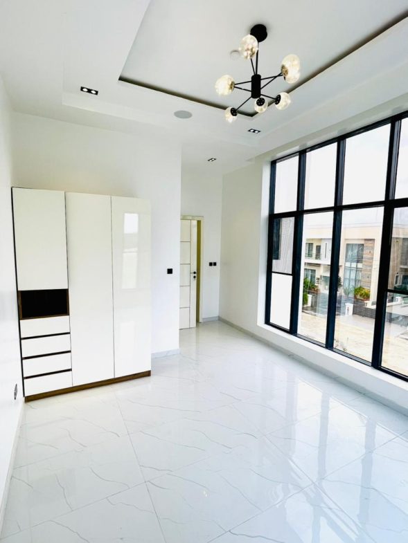 Brand New 6 Bedroom Fully Detached Duplex For Sale