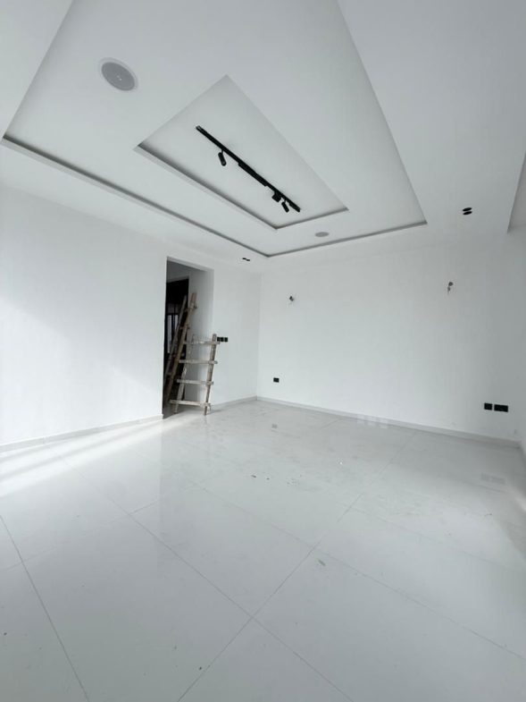 Luxury 5 Bedroom Fully Detached Duplex For Rent