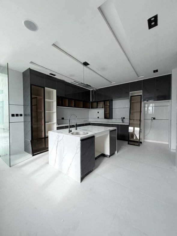 Luxury 5 Bedroom Fully Detached Duplex For Rent