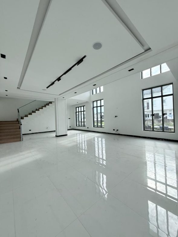 Luxury 5 Bedroom Fully Detached Duplex For Rent