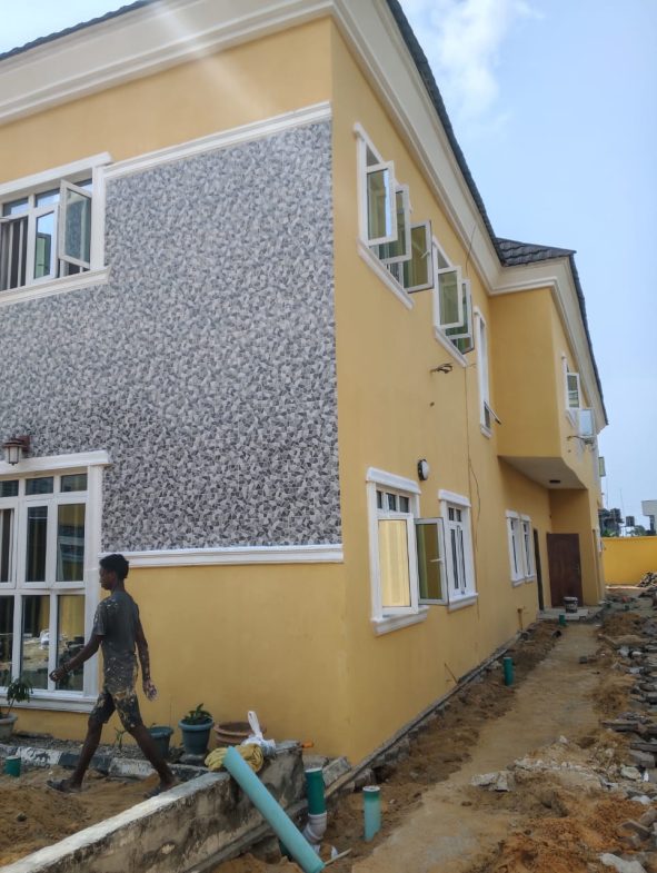 3 bedroom apartment is available