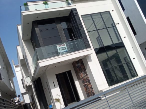 Brand new fully detached 5 bedroom duplex with Bq and swimming pool