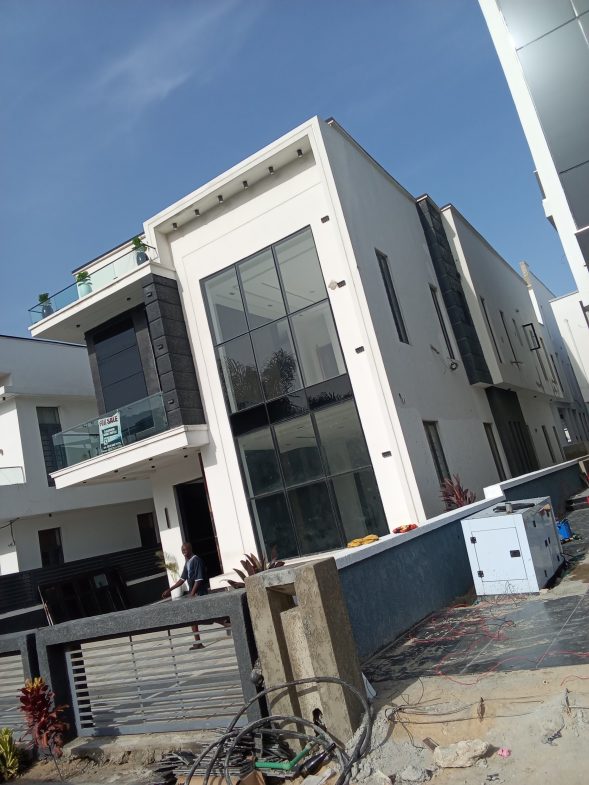 Brand new fully detached 5 bedroom duplex with Bq and swimming pool