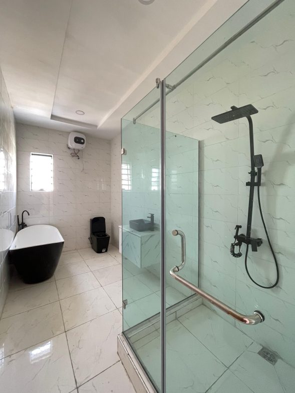 4 BEDROOM SEMI DETACHED DUPLEX FOR SALE