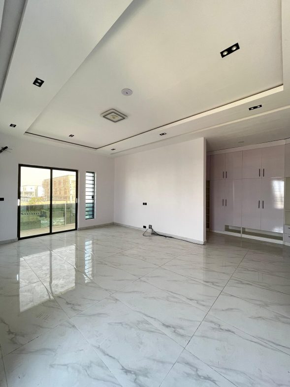 4 BEDROOM SEMI DETACHED DUPLEX FOR SALE