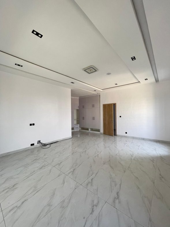 4 BEDROOM SEMI DETACHED DUPLEX FOR SALE
