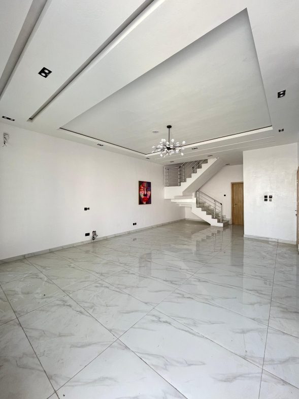 4 BEDROOM SEMI DETACHED DUPLEX FOR SALE