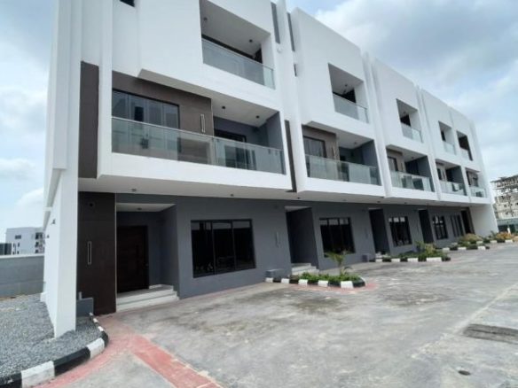 4 bedroom Terrace Duplex with Bq and Private study 