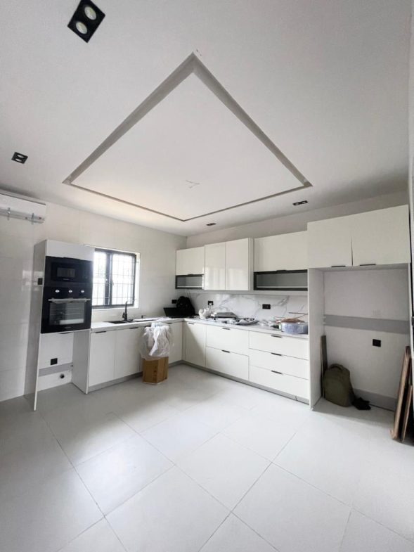 4 bedroom Terrace Duplex with Bq and Private study 