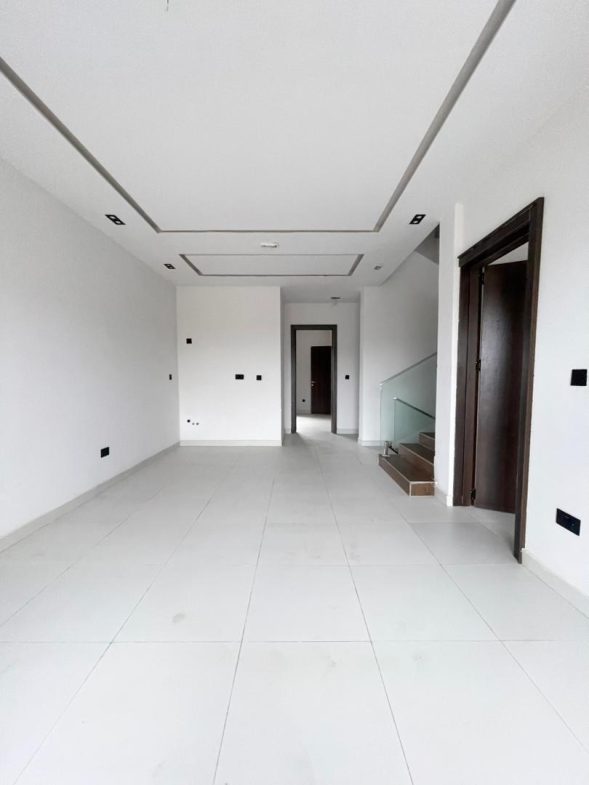 4 bedroom Terrace Duplex with Bq and Private study 