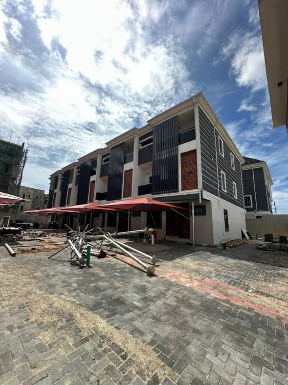Newly Built Luxury & Spacious 4 BEDROOM TERRACE DUPLEX
