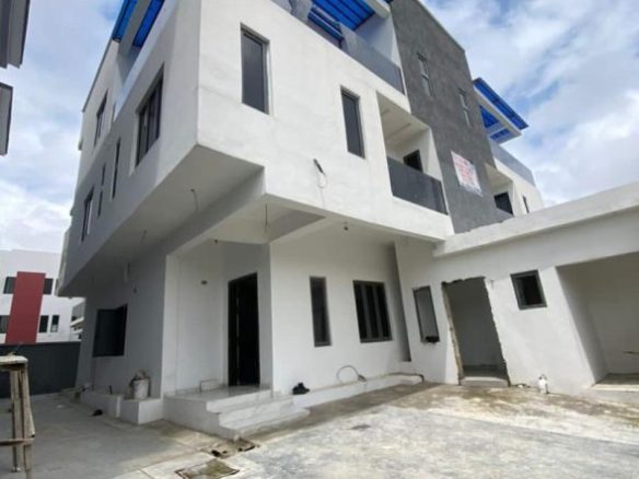 Newly Built Luxury & Spacious 4 BEDROOM Semi Detached DUPLEX