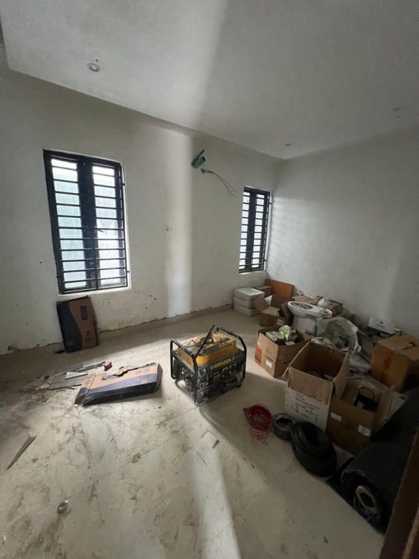 Newly Built Luxury & Spacious 4 BEDROOM TERRACE DUPLEX