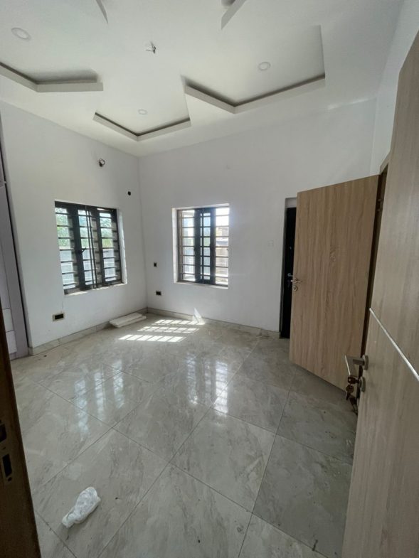 Serviced 2 bedroom Apartment