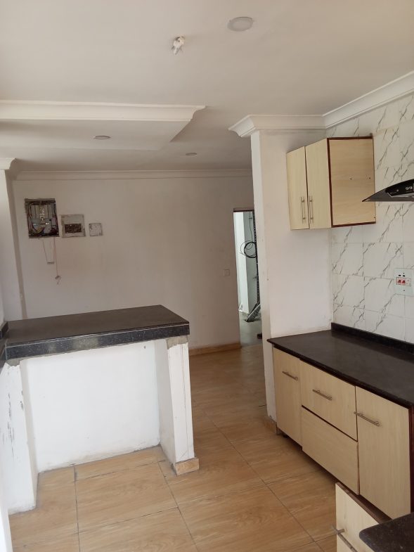 Serviced 3 bedroom open kitchen plan Apartment