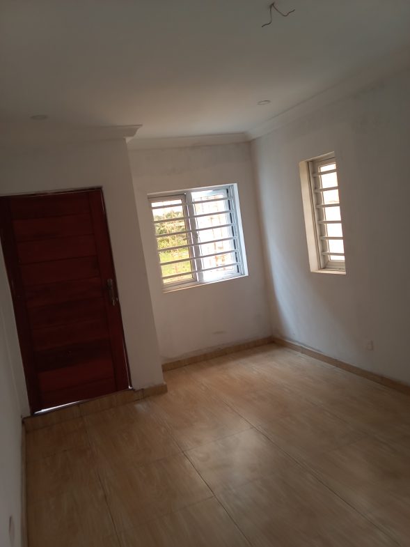 Serviced 3 bedroom open kitchen plan Apartment