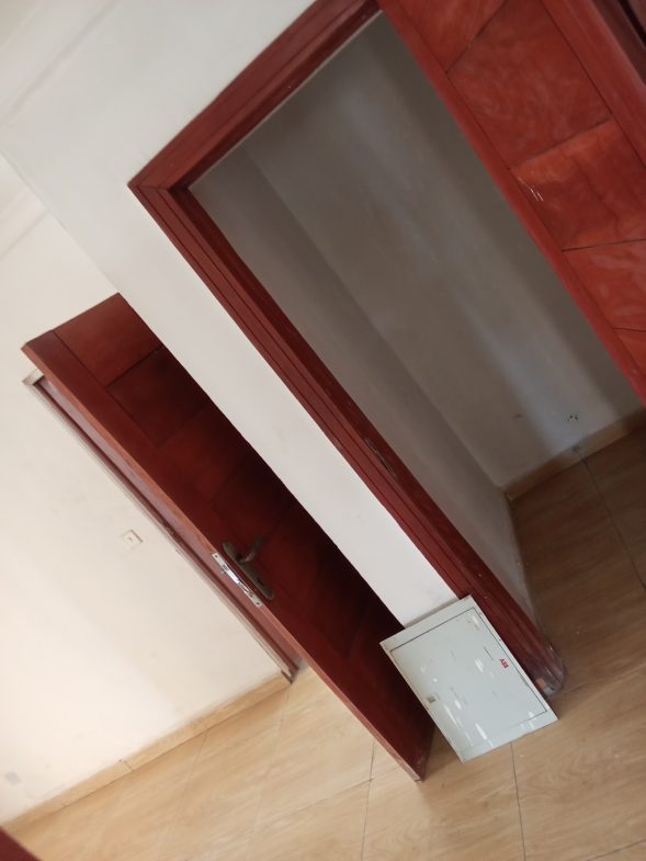 Serviced 3 bedroom open kitchen plan Apartment