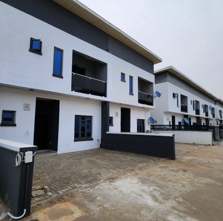 Avocado pearls 3 bedroom terrace duplex with BQ