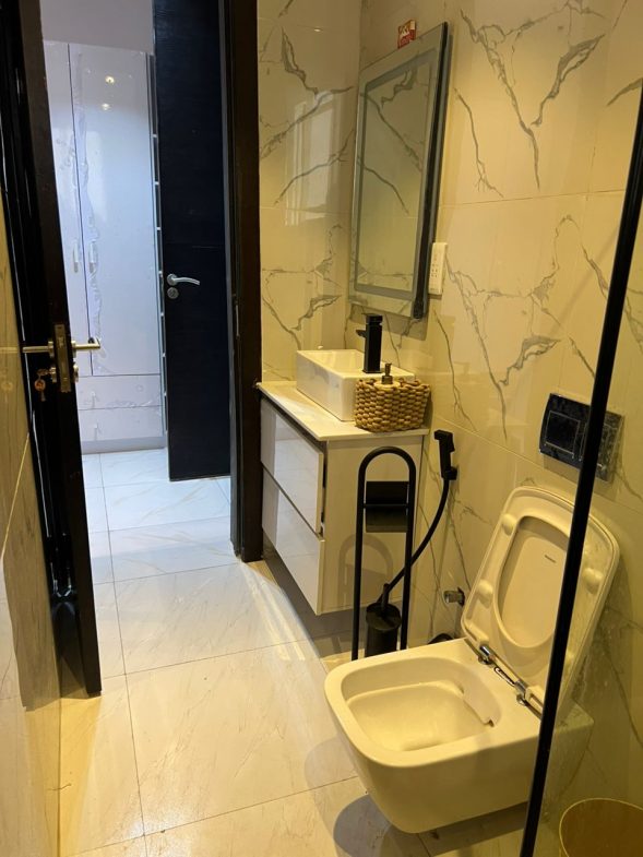 Fully Furnished & Serviced 3 Bedroom Luxury Penthouse For Sale