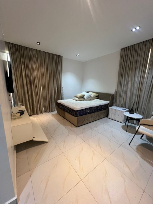 Fully Furnished & Serviced 3 Bedroom Luxury Penthouse For Sale