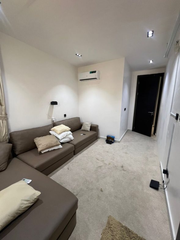 Fully Furnished & Serviced 3 Bedroom Luxury Penthouse For Sale