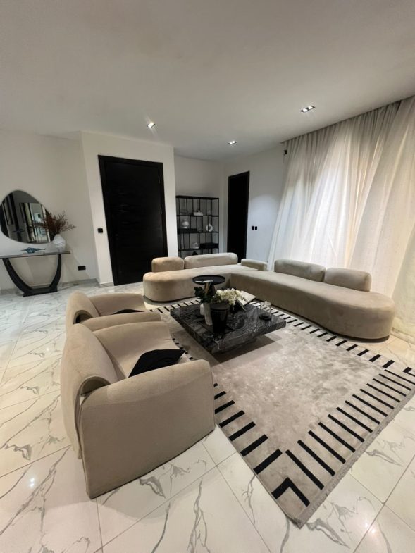 Fully Furnished & Serviced 3 Bedroom Luxury Penthouse For Sale
