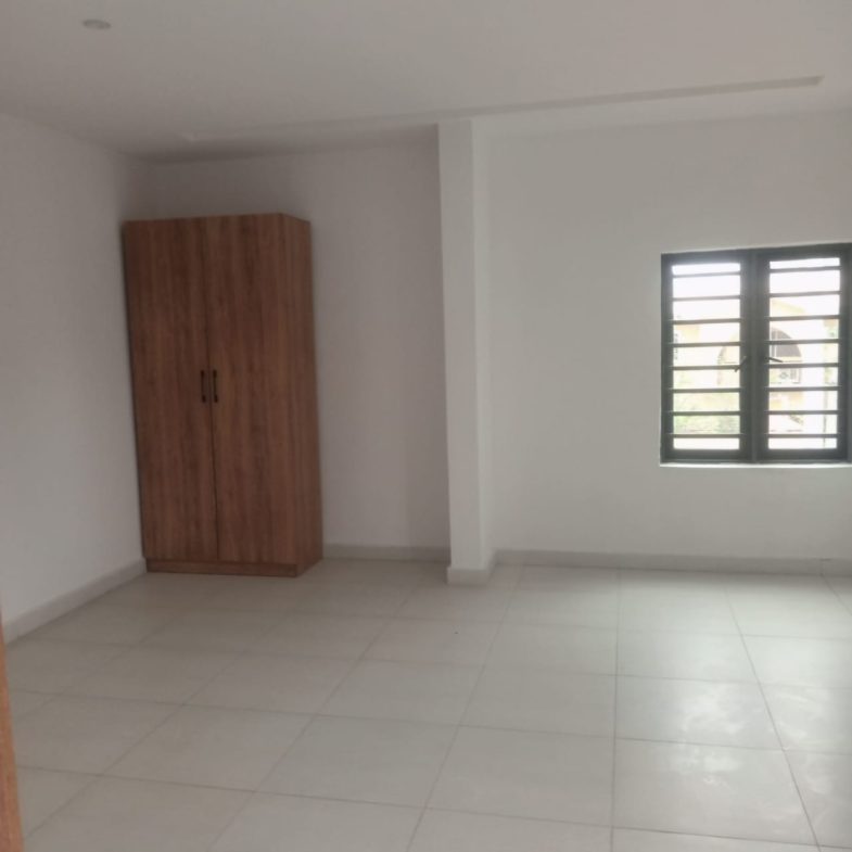 Serviced 3 Bedroom Maisonette with BQ & Swimming Pool for Sale