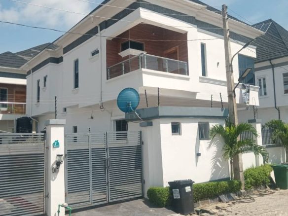 Serviced 3 Bedroom Maisonette with BQ & Swimming Pool for Sale