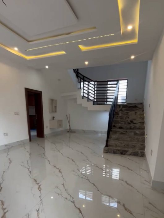 Prestigious 5-Bedroom Fully Detached Luxury Duplex with BQ for Sale in FO1 Kubwa, Abuja